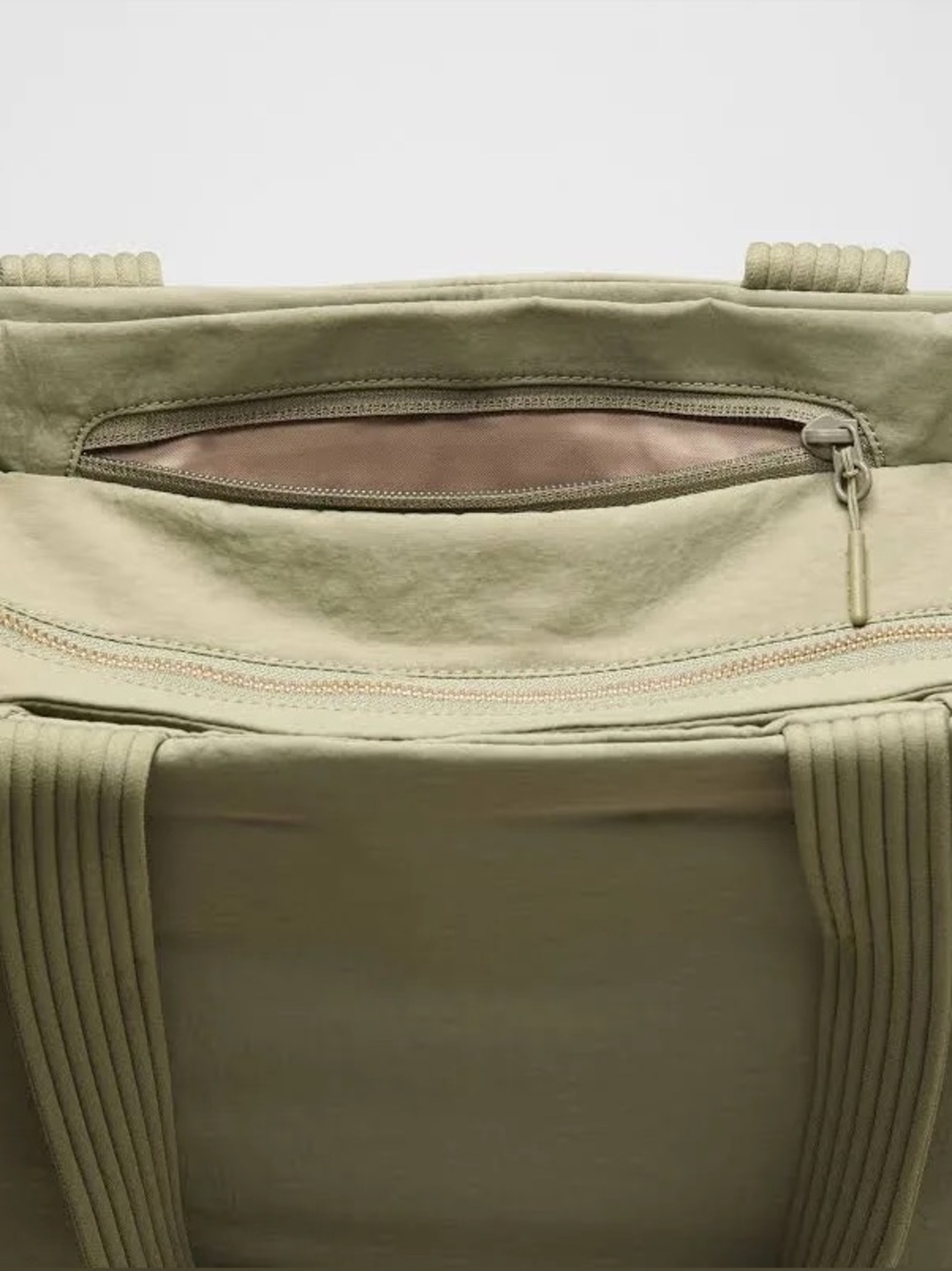 NWOT Lululemon Triple Compartment Tote Bag- Bay Leaf/ 18L - Picture 6 of 15